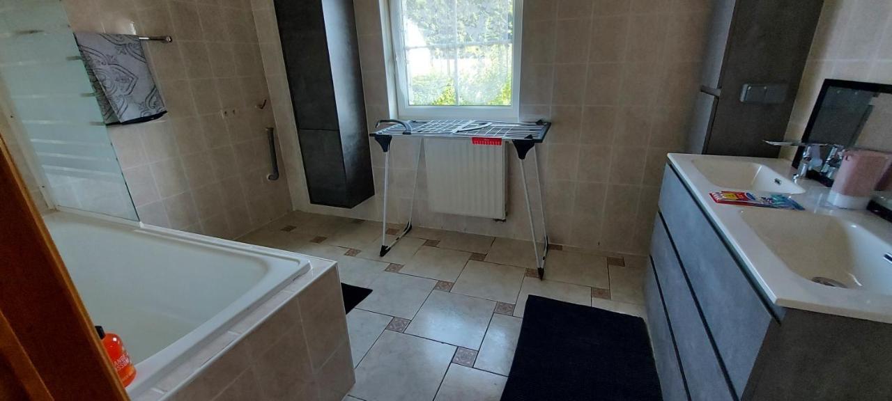 Nazareth Logement Un Magnifique Logement De Vacances Bastogne Bagian luar foto